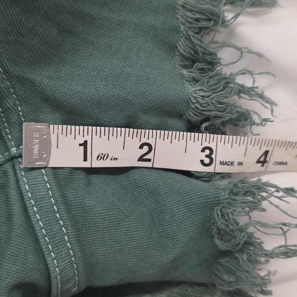 Fashion Nova Green Distressed Cut Off Denim Shorts Size 14 NWT - Picture 10 of 10